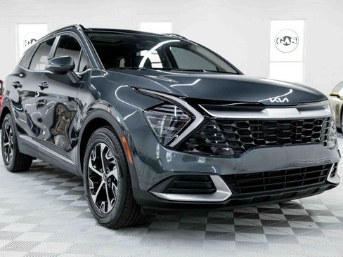 Used 2025 Kia Sportage EX w/ Premium Package image 6