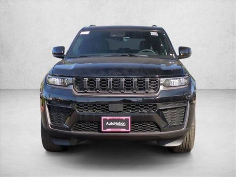 New 2026 Jeep Grand Cherokee Altitude RWD image 4