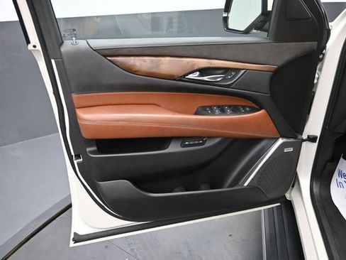 Used 2015 Cadillac Escalade Premium AWD/4WD image 22