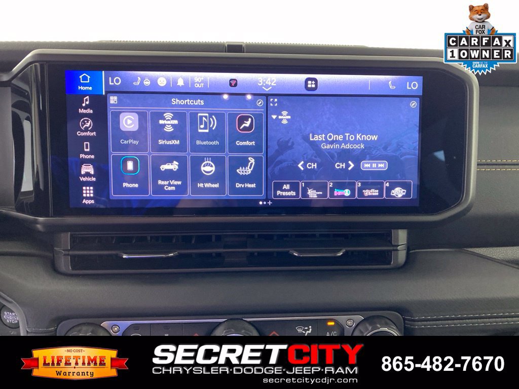 Used 2024 Jeep Wrangler Unlimited Sahara AWD/4WD image 21