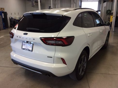 Used 2023 Ford Escape ST-Line Select AWD/4WD image 7