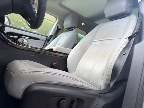 Used 2025 Land Rover Range Rover Evoque S AWD/4WD image 5