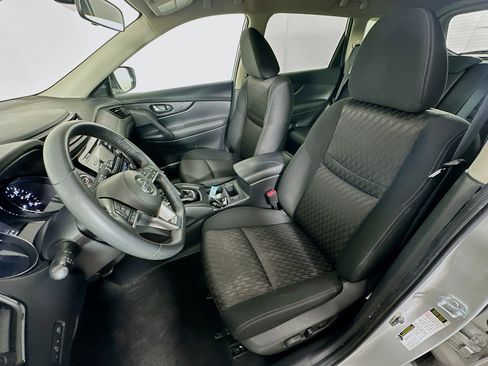 Used 2017 Nissan Rogue SV image 13