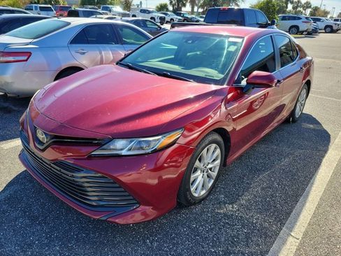 Used 2020 Toyota Camry LE image 8