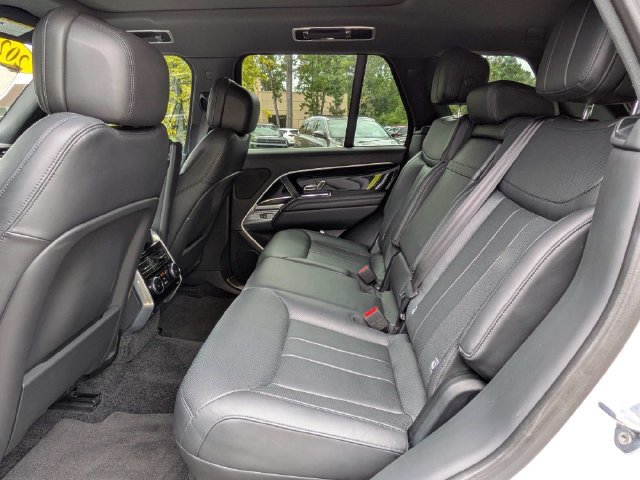 Used 2023 Land Rover Range Rover SE AWD/4WD image 14