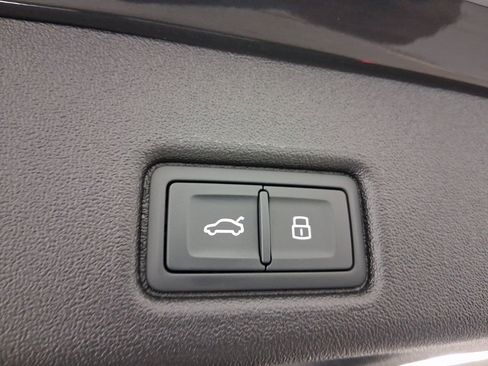 New 2025 Audi SQ5 Premium Plus image 29