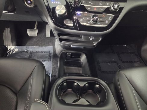 New 2026 Chrysler Pacifica Select FWD image 12
