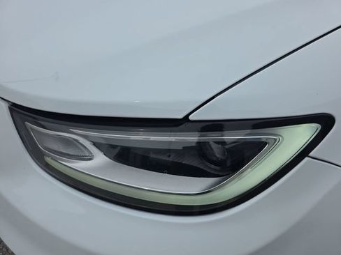 Used 2021 Chrysler Pacifica Touring-L FWD image 32