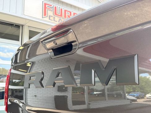Used 2025 RAM 2500 Laramie AWD/4WD image 9