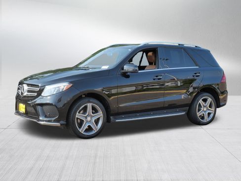 Used 2017 Mercedes-Benz GLE 400 4MATIC image 3