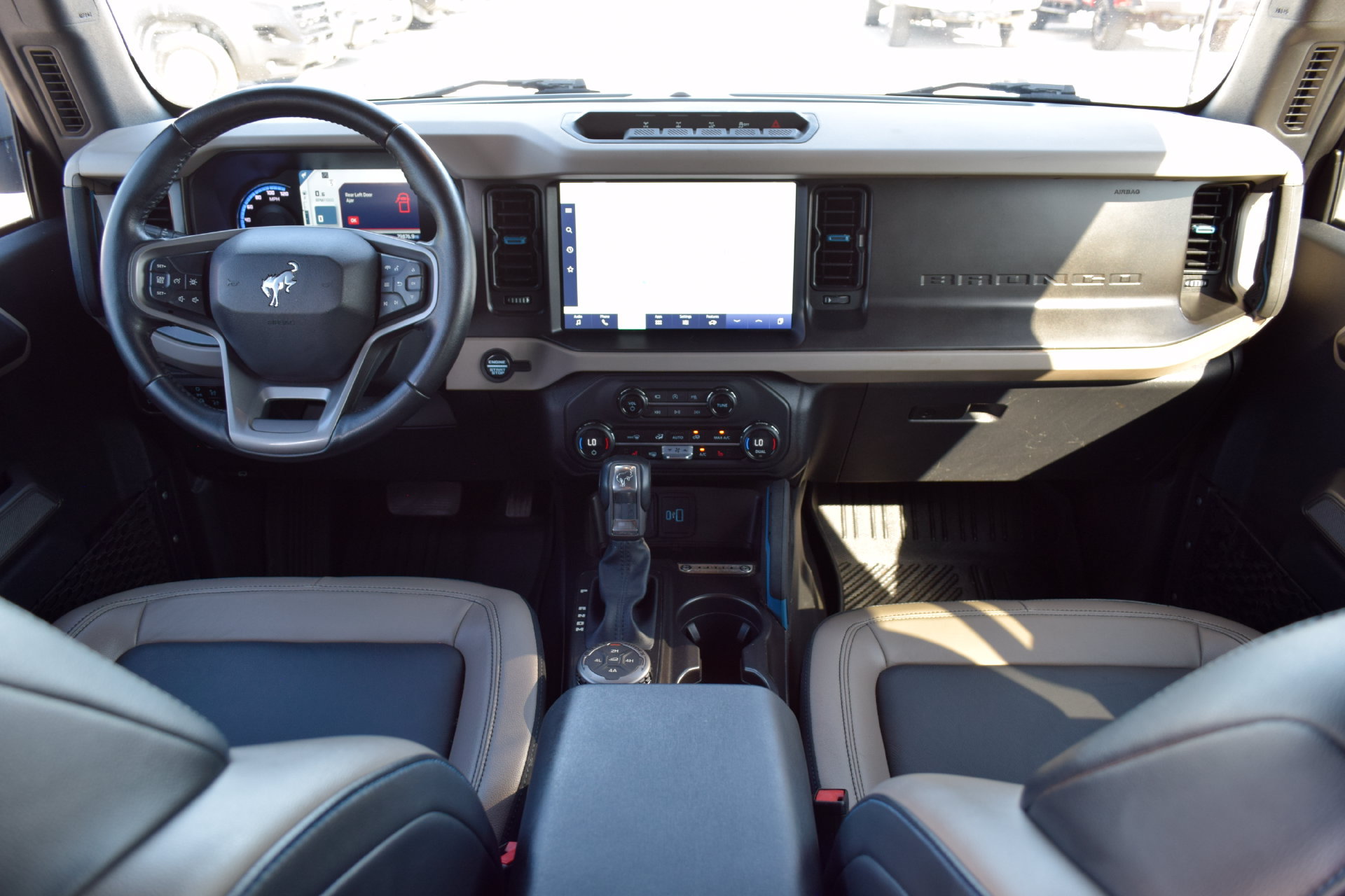 Certified 2023 Ford Bronco Wildtrak AWD/4WD image 5