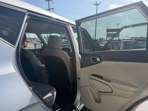 Used 2021 Kia Soul S FWD image 8