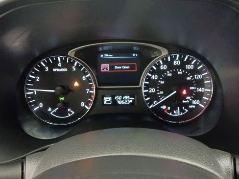 Used 2014 Nissan Pathfinder S FWD image 23