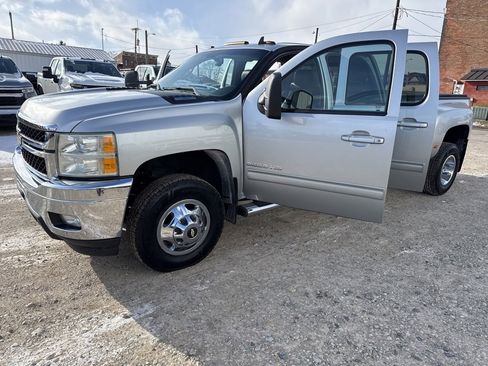 Used 2011 Chevrolet Silverado 3500 LTZ image 25