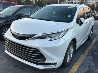 Used 2024 Toyota Sienna Limited video 1