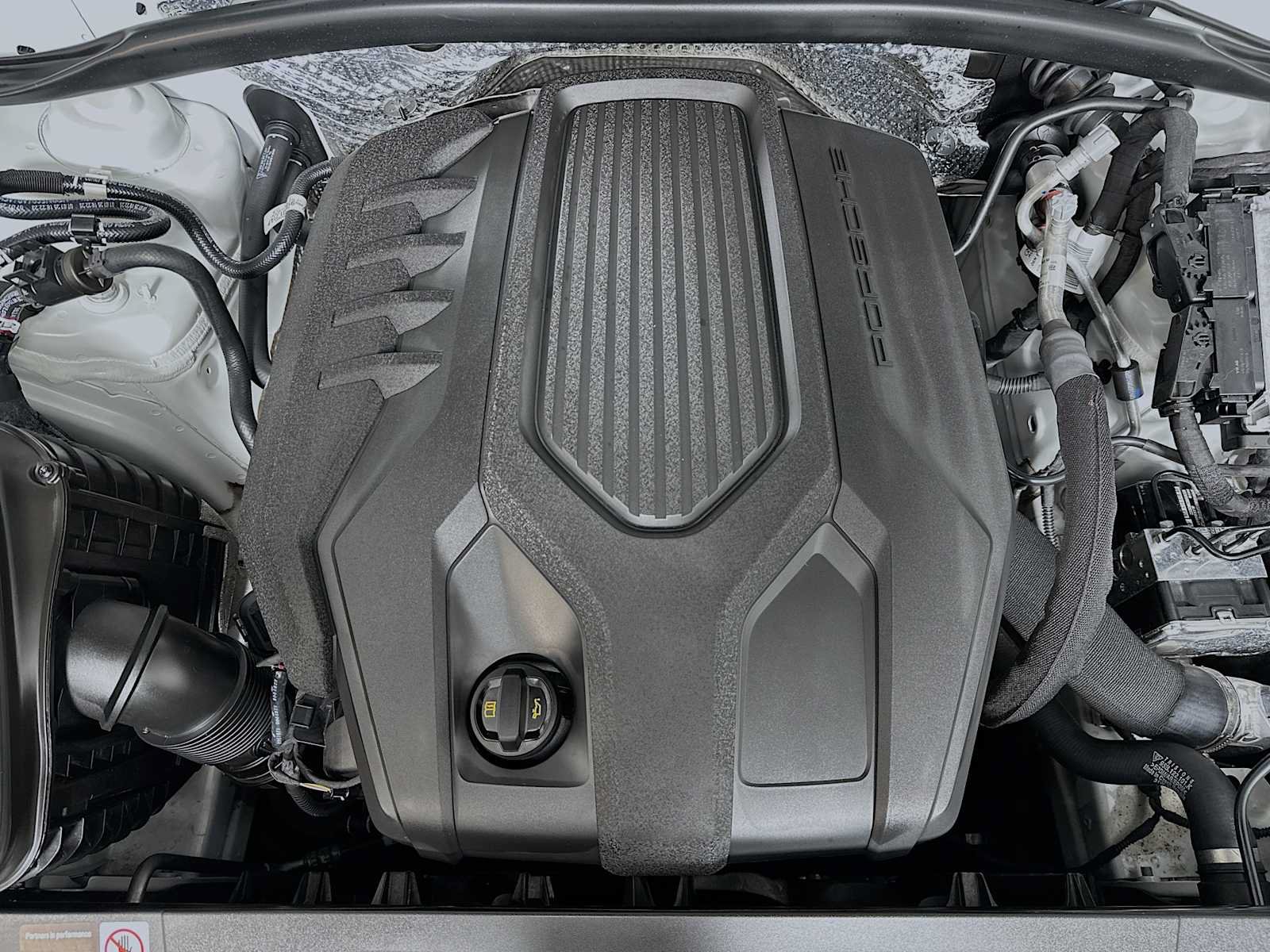 Certified 2026 Porsche Macan AWD/4WD image 31