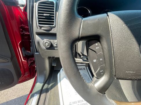 Used 2012 GMC Acadia Denali AWD/4WD image 22