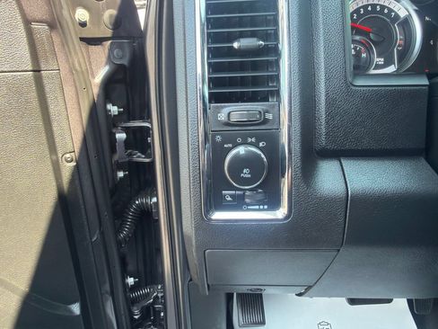 Used 2018 RAM 1500 Laramie AWD/4WD image 17