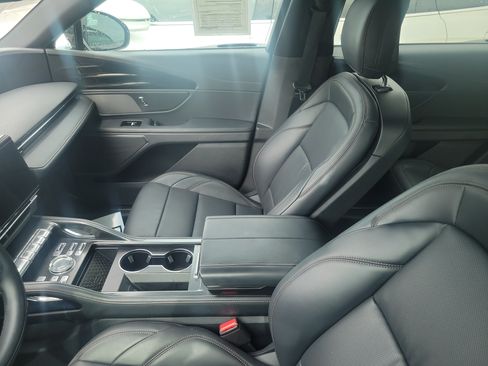 Certified 2024 Lincoln Nautilus Premier w/ Jet Appearance Package AWD/4WD image 10
