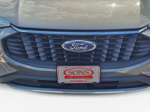 Used 2024 Ford Escape Active AWD/4WD image 3