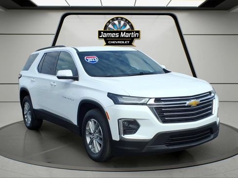 Certified 2023 Chevrolet Traverse LT FWD image 3