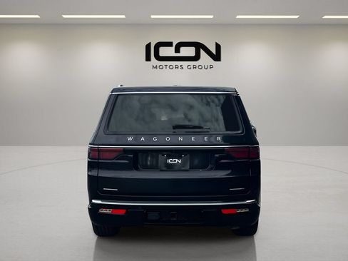 Used 2023 Jeep Wagoneer Series II AWD/4WD image 4