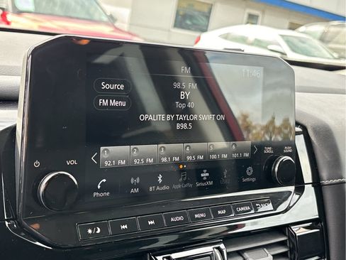 Used 2022 Nissan Pathfinder SL image 18