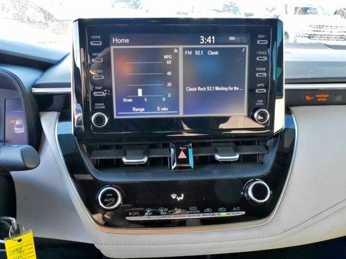 Used 2020 Toyota Corolla SE image 26