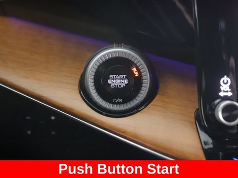 Used 2025 Jeep Grand Wagoneer Series III w/ Rear Seat Video Group 1 AWD/4WD image 24