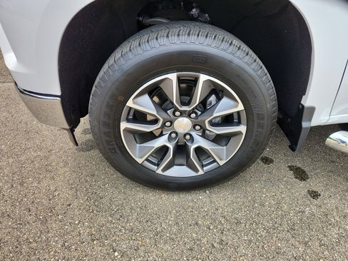 Used 2022 Chevrolet Silverado 1500 LT w/ All Star Edition Plus image 48