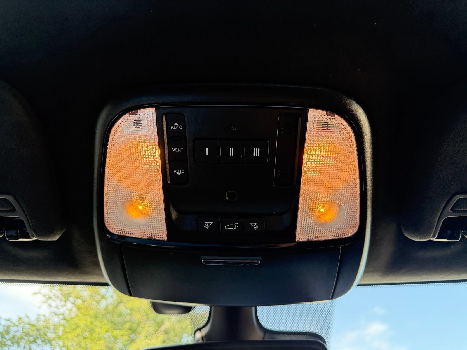 Used 2021 Dodge Durango Citadel w/ Premium Entertainment Group AWD/4WD image 21