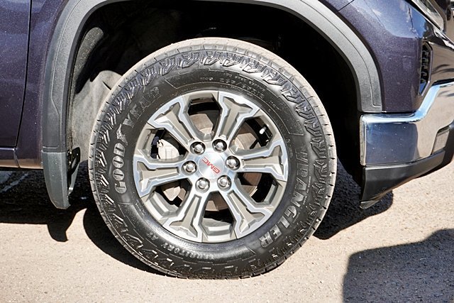 Used 2025 GMC Sierra 1500 SLT AWD/4WD image 15