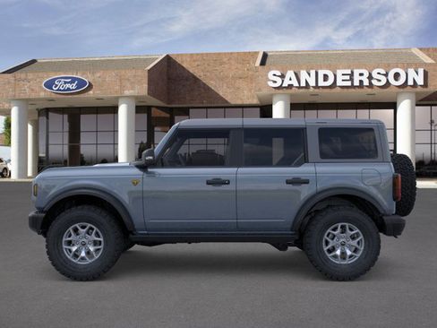 New 2025 Ford Bronco Badlands image 3
