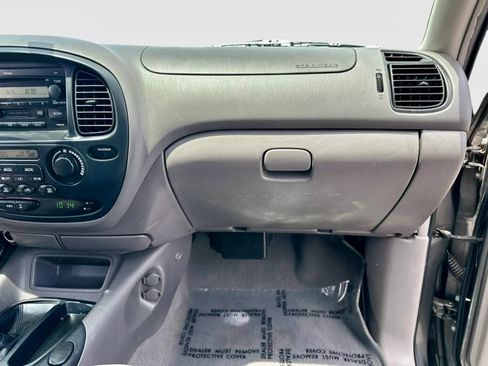 Used 2003 Toyota Sequoia SR5 AWD/4WD image 32