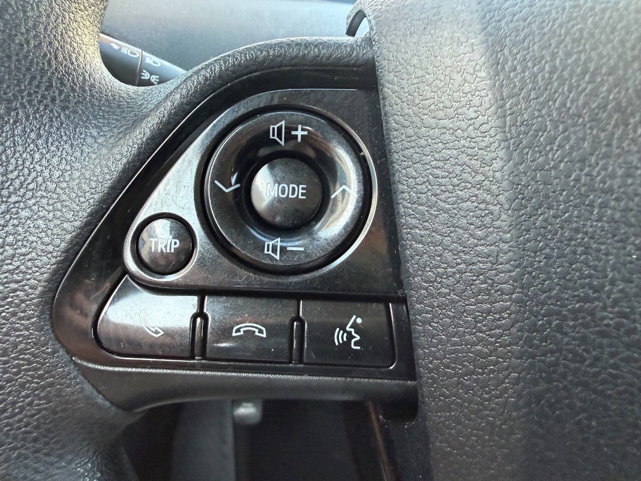 Used 2019 Toyota Prius L Eco FWD image 36
