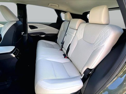 Used 2024 Lexus RX 350 FWD w/ Technology Package image 18