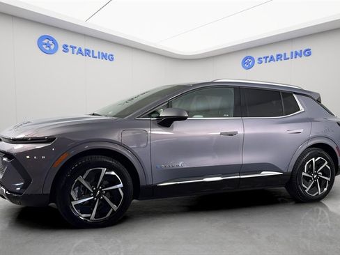 Certified 2025 Chevrolet Equinox EV LT image 2