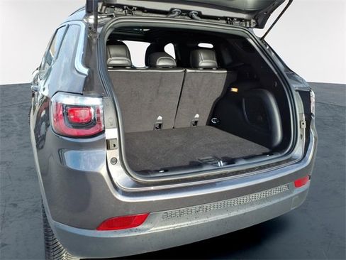 Used 2023 Jeep Compass Latitude w/ Sun and Sound Group image 9