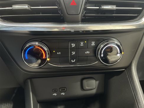 Used 2024 Buick Encore GX Preferred image 18