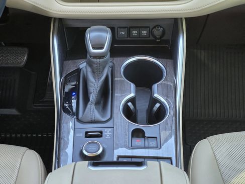 Used 2020 Toyota Highlander Platinum image 13