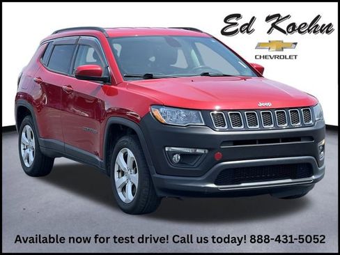 Used 2018 Jeep Compass Latitude w/ Popular Equipment Group AWD/4WD image 1