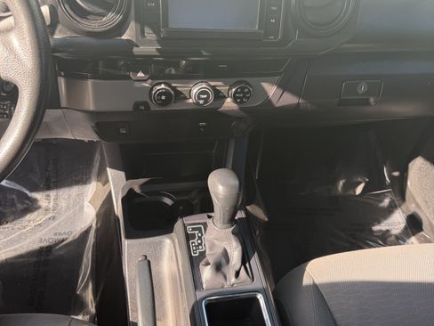 Used 2017 Toyota Tacoma SR RWD image 15