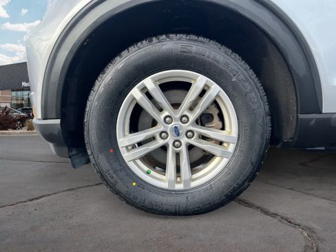 Used 2023 Ford Explorer XLT w/ Equipment Group 202A image 14