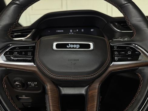 Used 2023 Jeep Grand Cherokee Summit w/ Luxury Tech Group V AWD/4WD image 15