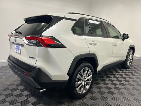 Used 2019 Toyota RAV4 Limited image 12