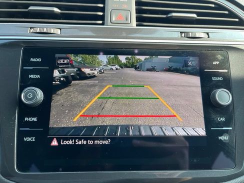 Certified 2024 Volkswagen Tiguan SE R-Line AWD/4WD image 20