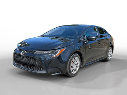 Used 2021 Toyota Corolla LE FWD image 1