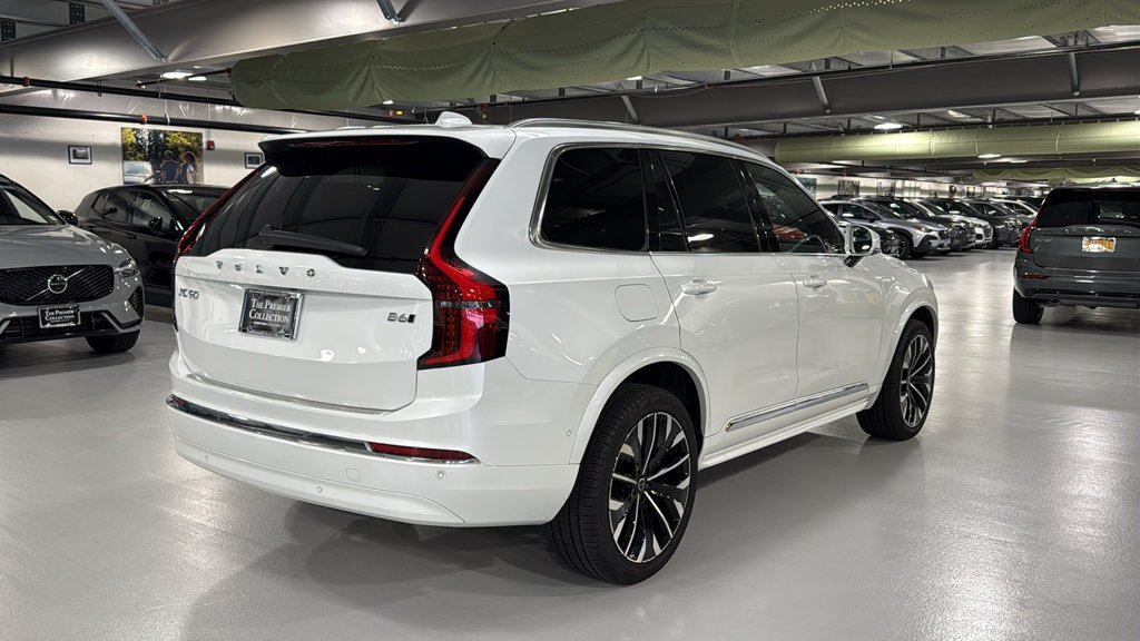 Certified 2026 Volvo XC90 B6 Plus AWD/4WD image 2