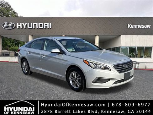 Used 2016 Hyundai Sonata SE image 1
