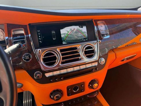 Used 2018 Rolls-Royce Dawn image 39